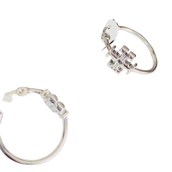 NEW Tory Burch Small Eleanor Hoop Logo Earrings in Gold or Silver - Picture 9 of 12